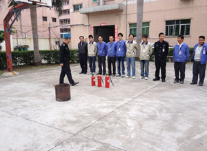 广星公司培训使用灭火器