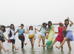 广星十周年厂庆旅游海边合影